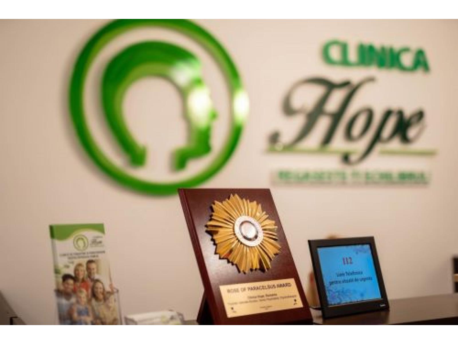 Clinica Hope - ggg.jpg