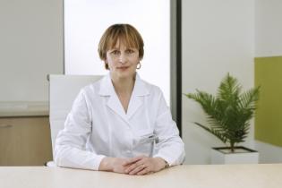 Dr.Iulia Nicolescu, Medic Primar Medicină Internă și Diabet zaharat, nutriție și boli metabolice