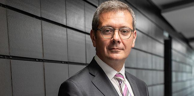 Catalin Radu, general manager companie farmaceutica: “Principalul obiectiv al companiei noastre este acela de a folosi stiinta si cercetarea pentru a salva vieti” Catalin Radu, general manager companie farmaceutica: “Principalul obiectiv al companiei noastre este acela de a folosi stiinta si cercetarea pentru a salva vieti”