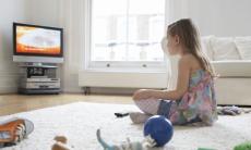 Privitul indelung la televizor poate provoca boli neurologice?