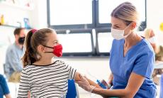 Efectele secundare ale vaccinului Covid-19 la copii si adolescenti