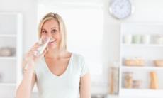 10 pericole la care te expui daca nu bei suficienta apa