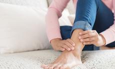 Picioare sau glezne umflate? Care ar putea fi cauzele?