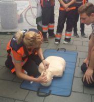 Societatea de Salvare Bucuresti a invatat peste 300 de bucuresteni tehnici de resuscitare de Ziua Europeana a Resuscitarii Societatea de Salvare Bucuresti a invatat peste 300 de bucuresteni tehnici de resuscitare de Ziua Europeana a Resuscitarii