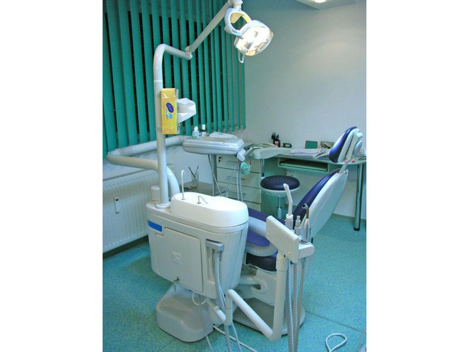 C.M.I. DentistulTau - cabinet2_09231704.jpg