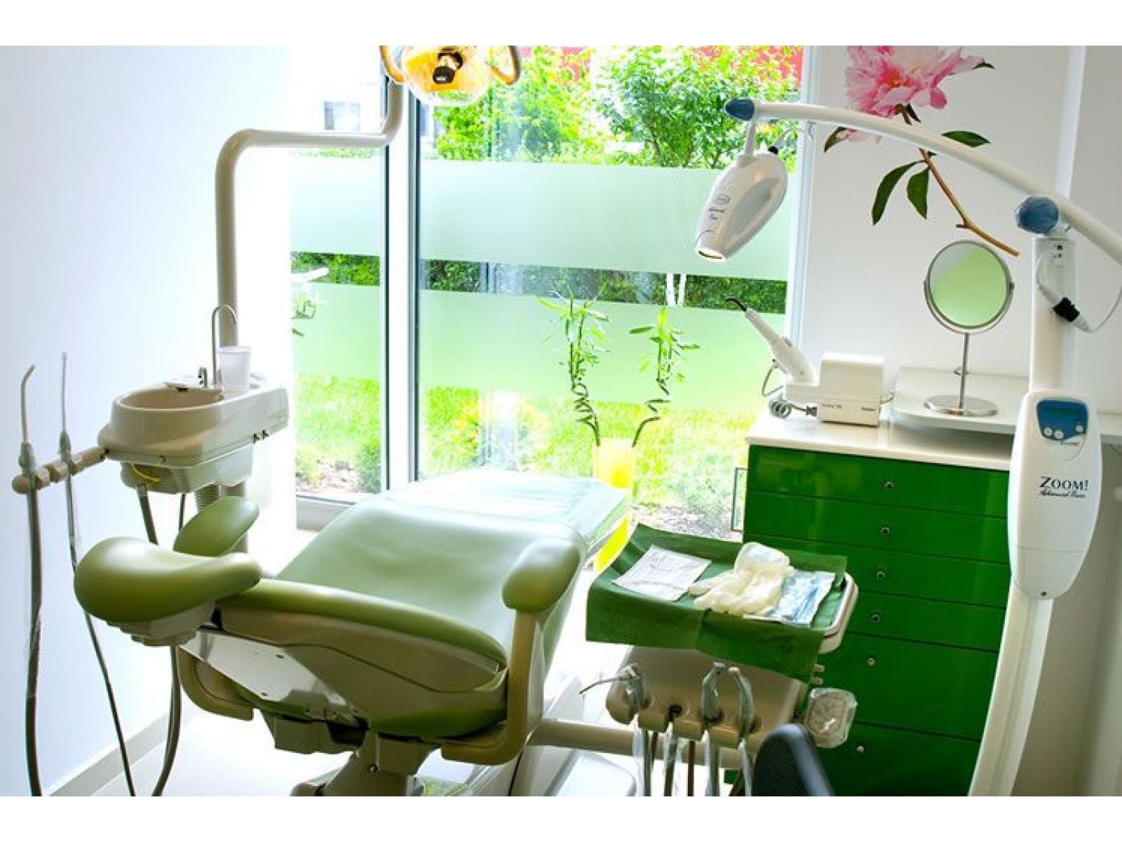 Cabinet stomatologic Alb Studio - scaun-medic-florin-alb.jpg