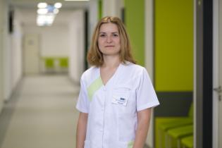 Dr.Elena Tunariu, Medic specialist medicină internă și pneumologie