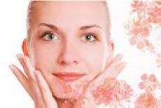 Tratamente naturiste pentru acnee – secretele unui ten curat