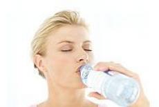 Consumul de apa ajuta sau nu la accelerarea metabolismului