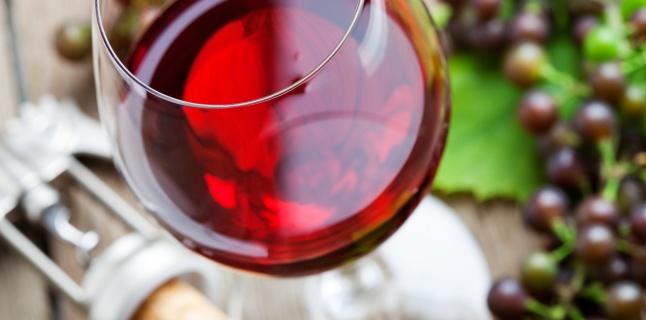 Beneficiile unui pahar de vin rosu