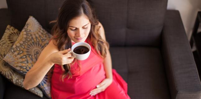 Care sunt riscurile consumului de cafea in timpul sarcinii?