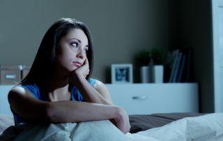 De ce apare insomnia din ce în ce mai des? Cauze & efecte asupra corpului și a minții | Persedon®