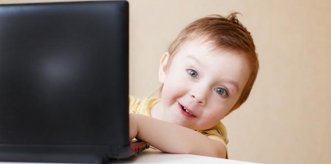Recomandari OMS cu privire la efectele daunatoare ale ecranelor si ale sedentarismului la copii 