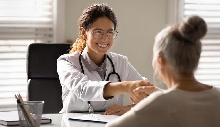 Cum recunosti un medic bun? 6 caracteristici la care sa fii atent