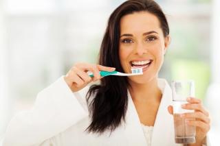 Tu stii sa te speli corect pe dinti? Reguli esentiale pentru o igiena orala sanatoasa