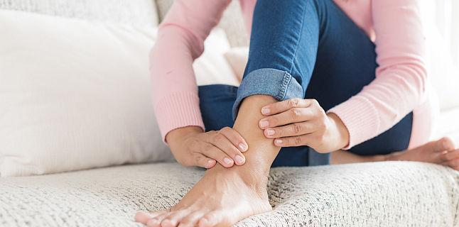 Picioare sau glezne umflate? Care ar putea fi cauzele?