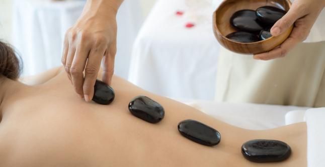 Care sunt beneficiile pentru sanatate ale unui masaj cu pietre calde?