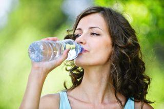 7 remedii eficiente care te ajuta sa combati in mod natural retentia de apa