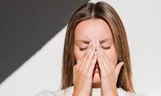 Sinuzita acuta se manifesta prin diverse simptome. Afla care sunt acestea