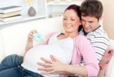Cum se explica frumusetea si stralucirea femeilor in timpul sarcinii
