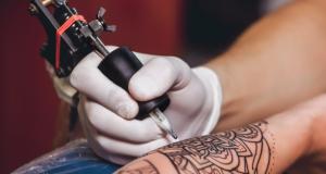 Adevarul despre tatuaje si infectiile asociate. Pot duce la aparitia cancerului?