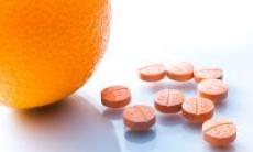 Administrarea zilnica de vitamina C creste riscul de pietre la rinichi